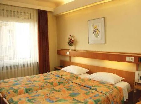 Hotel Zurich Luxembourg Bagian luar foto